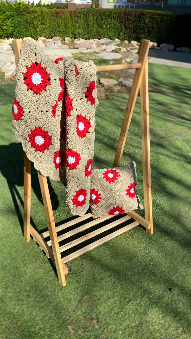 Bohemian Sofa Throw & Pillow with Dreamy Daisy Flower